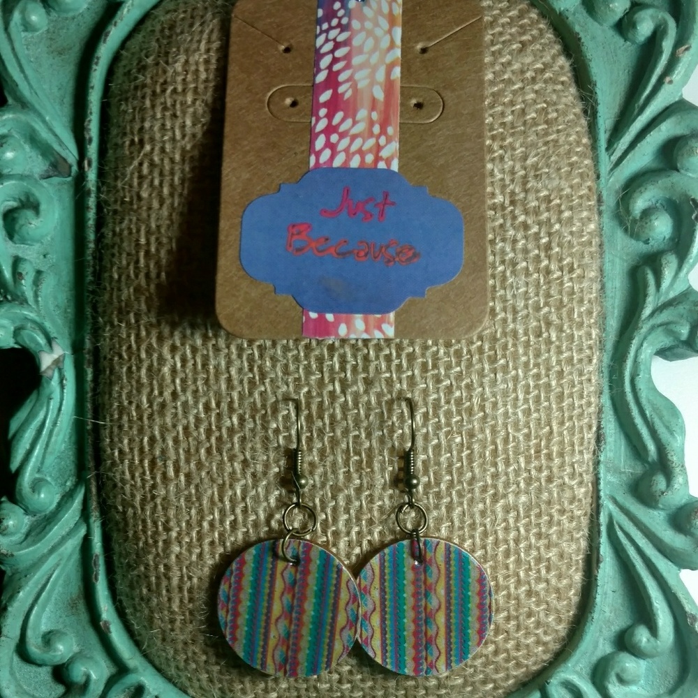 Handmade Pattern Earrings - Picture 3 of 4
